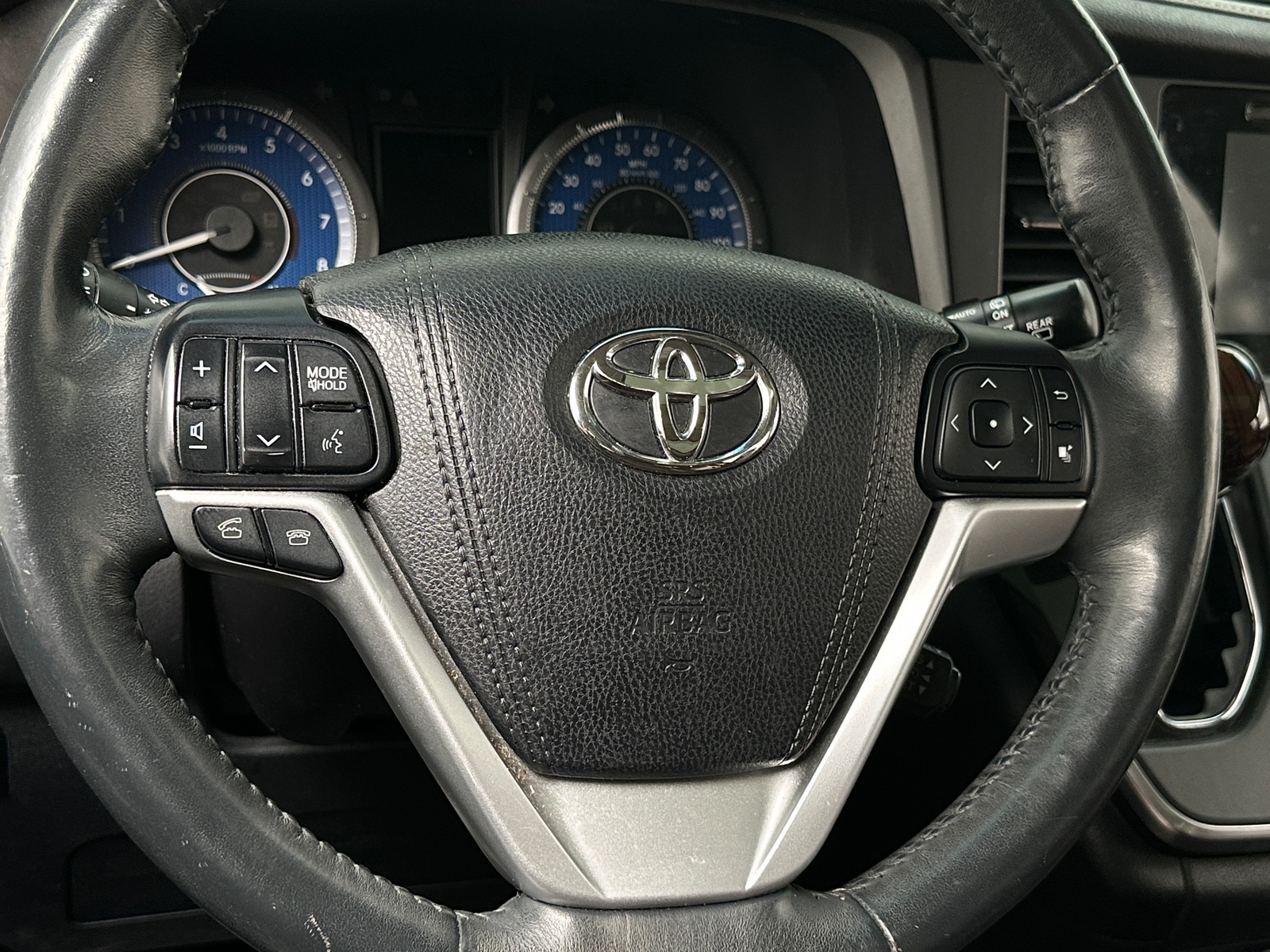 Thumbnail: 2016 Toyota Sienna - 4