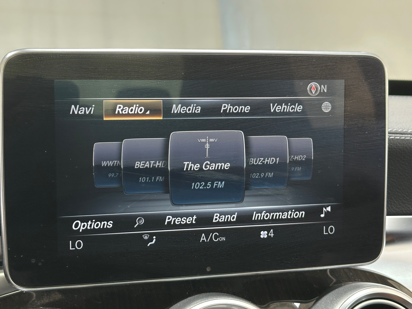 Thumbnail: 2016 Mercedes-Benz C-Class - 3