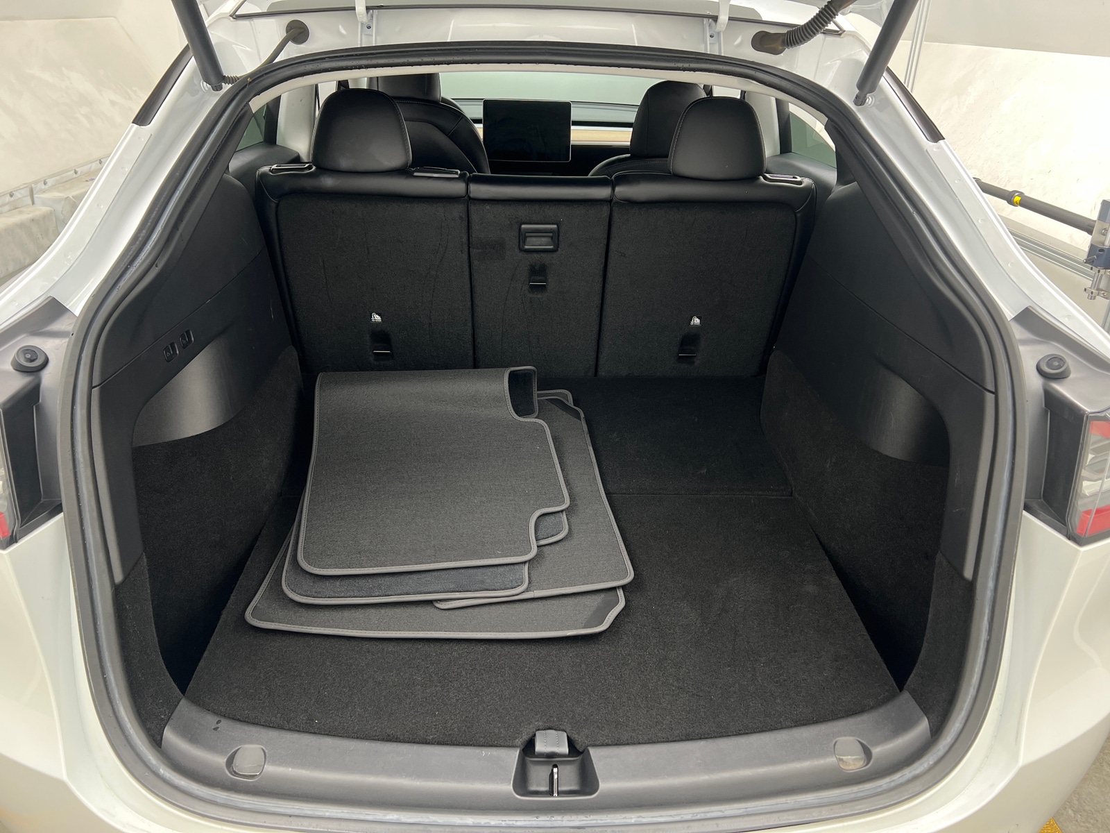 Thumbnail: 2022 Tesla Model Y - 6