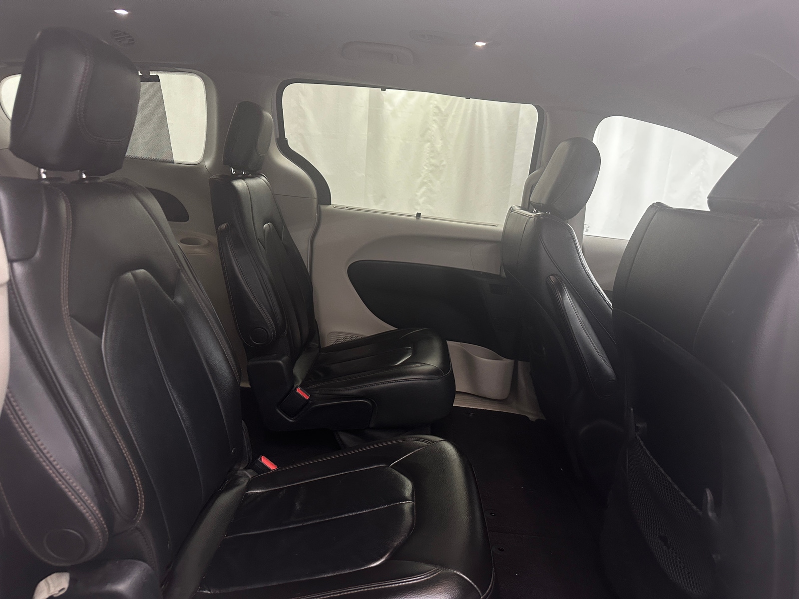 Thumbnail: 2017 Chrysler Pacifica - 5