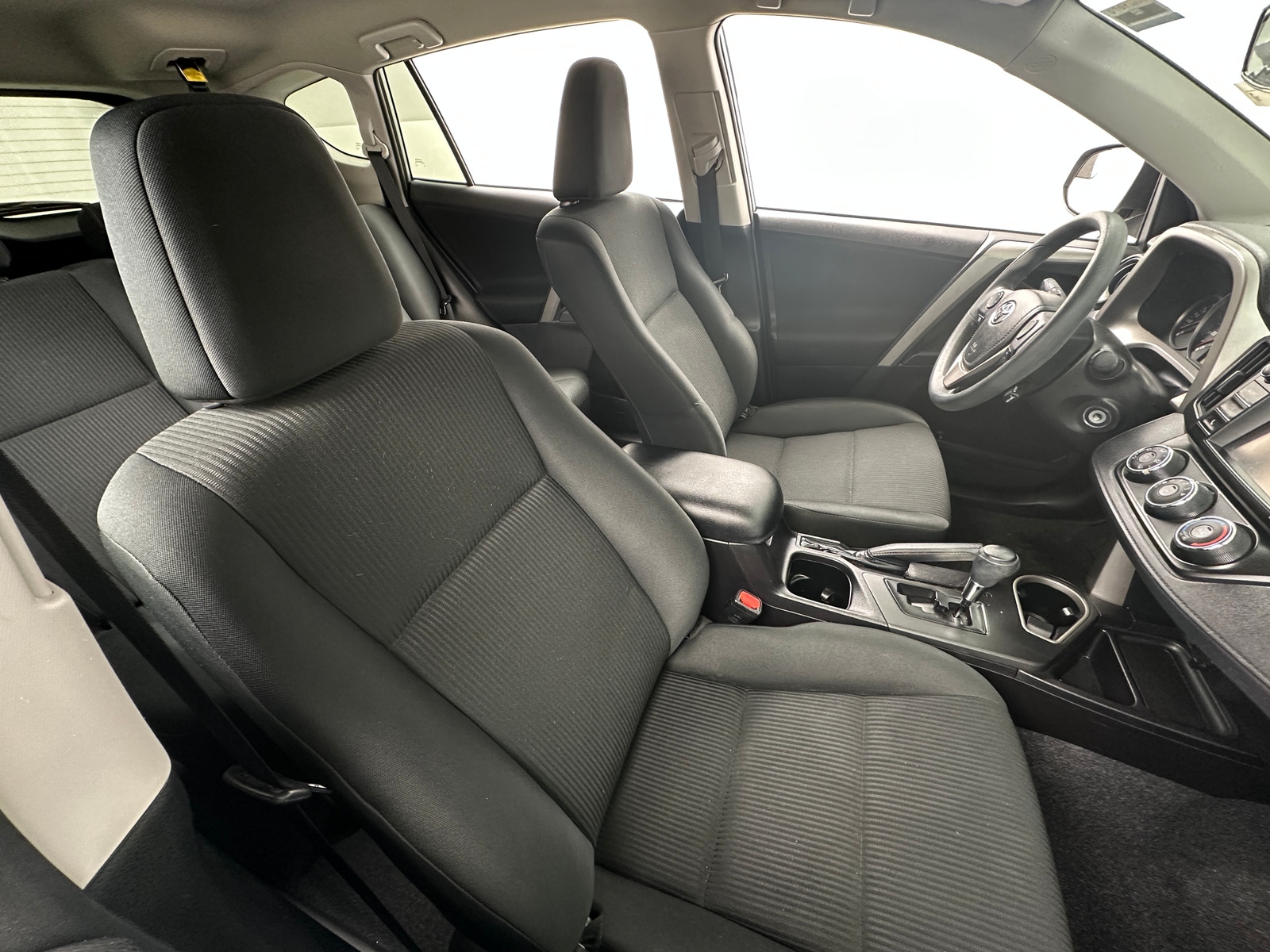 Thumbnail: 2016 Toyota RAV4 - 2