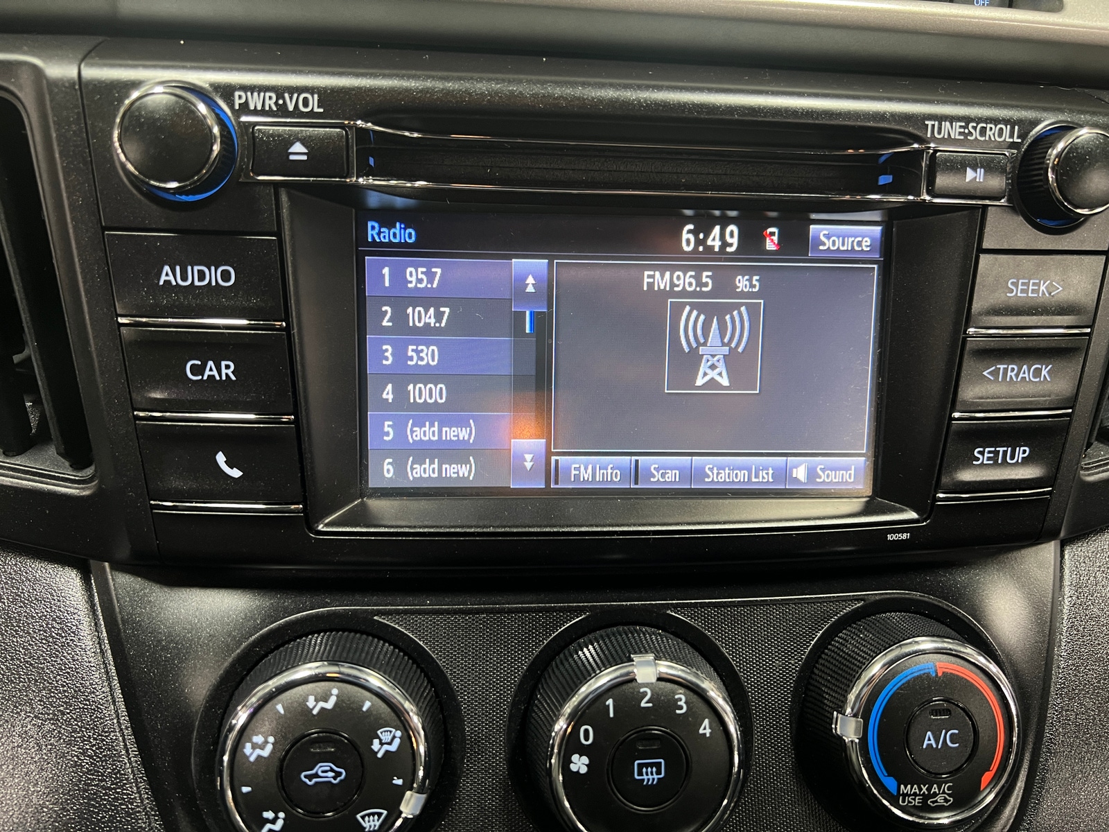 Thumbnail: 2016 Toyota RAV4 - 4
