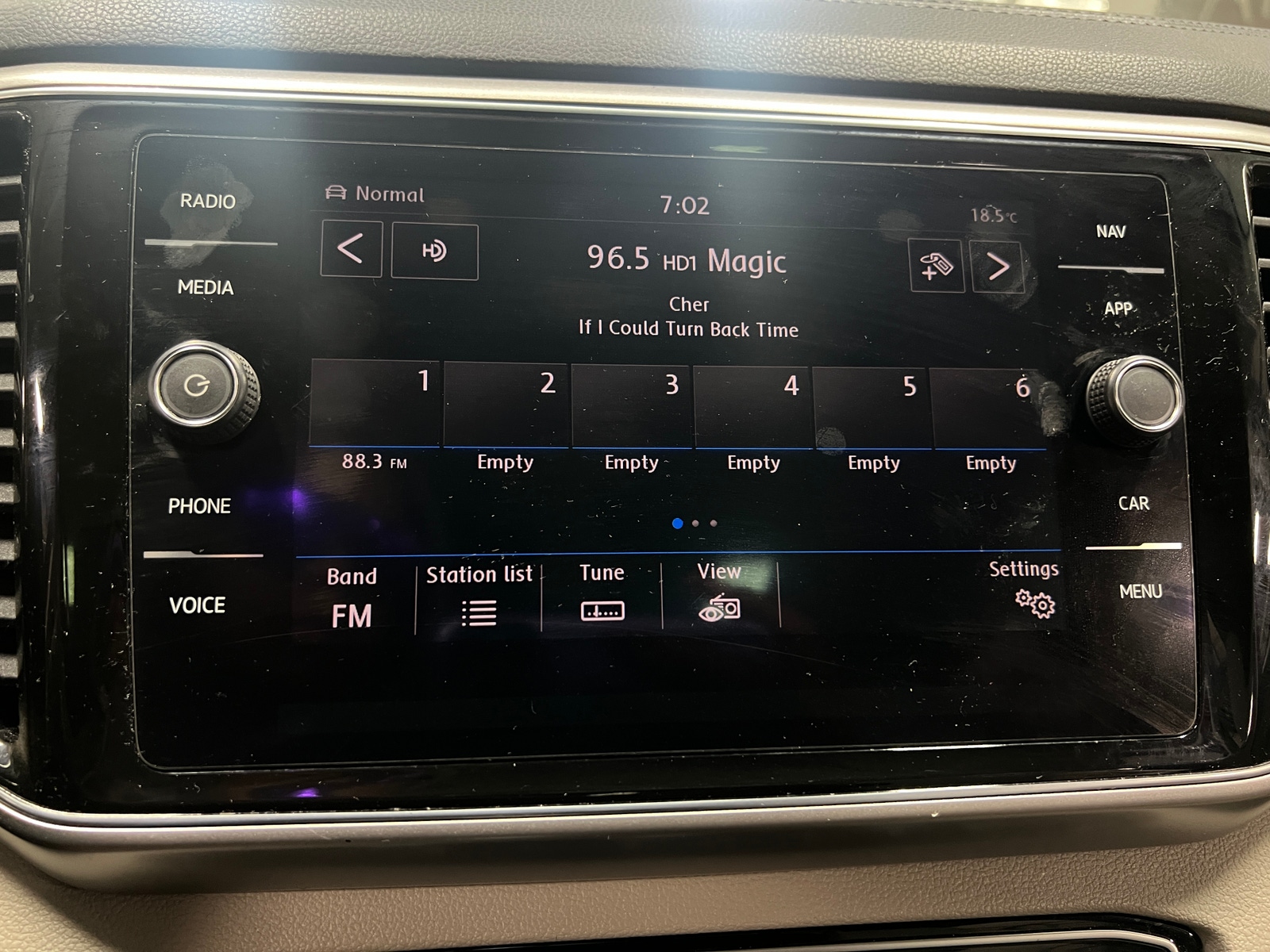 Thumbnail: 2018 Volkswagen Atlas - 3