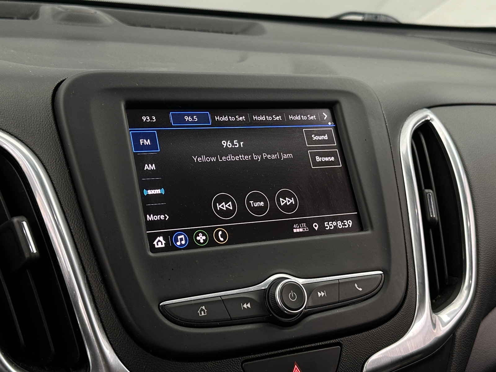 Thumbnail: 2020 Chevrolet Equinox - 4