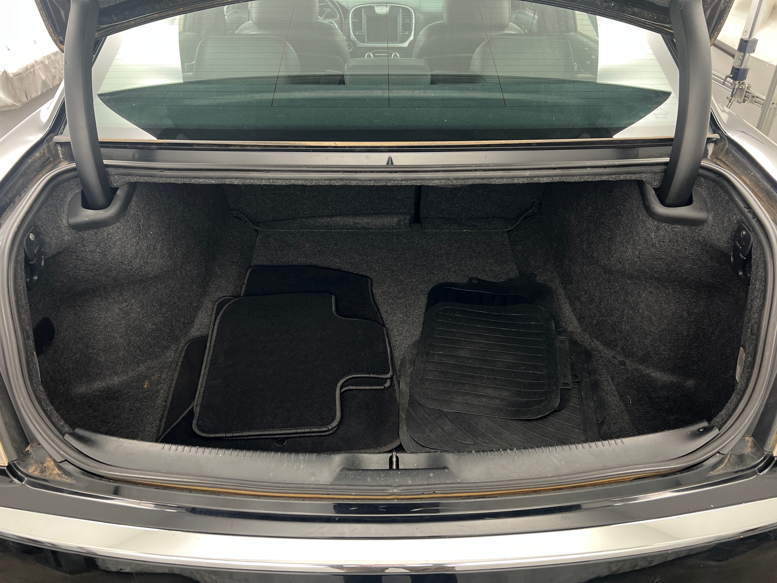 Thumbnail: 2019 Chrysler 300 - 6
