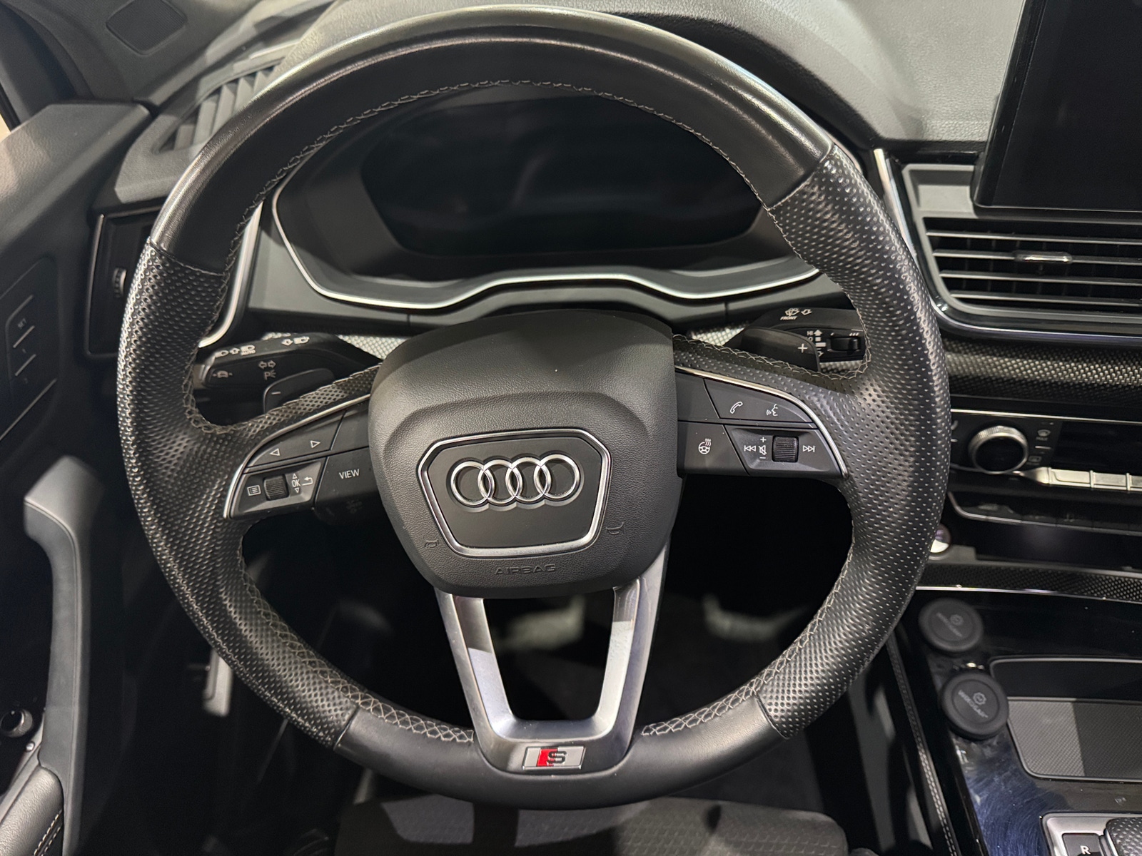 Thumbnail: 2022 Audi SQ5 - 4