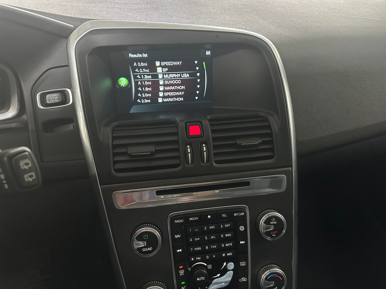 Thumbnail: 2016 Volvo XC60 - 3