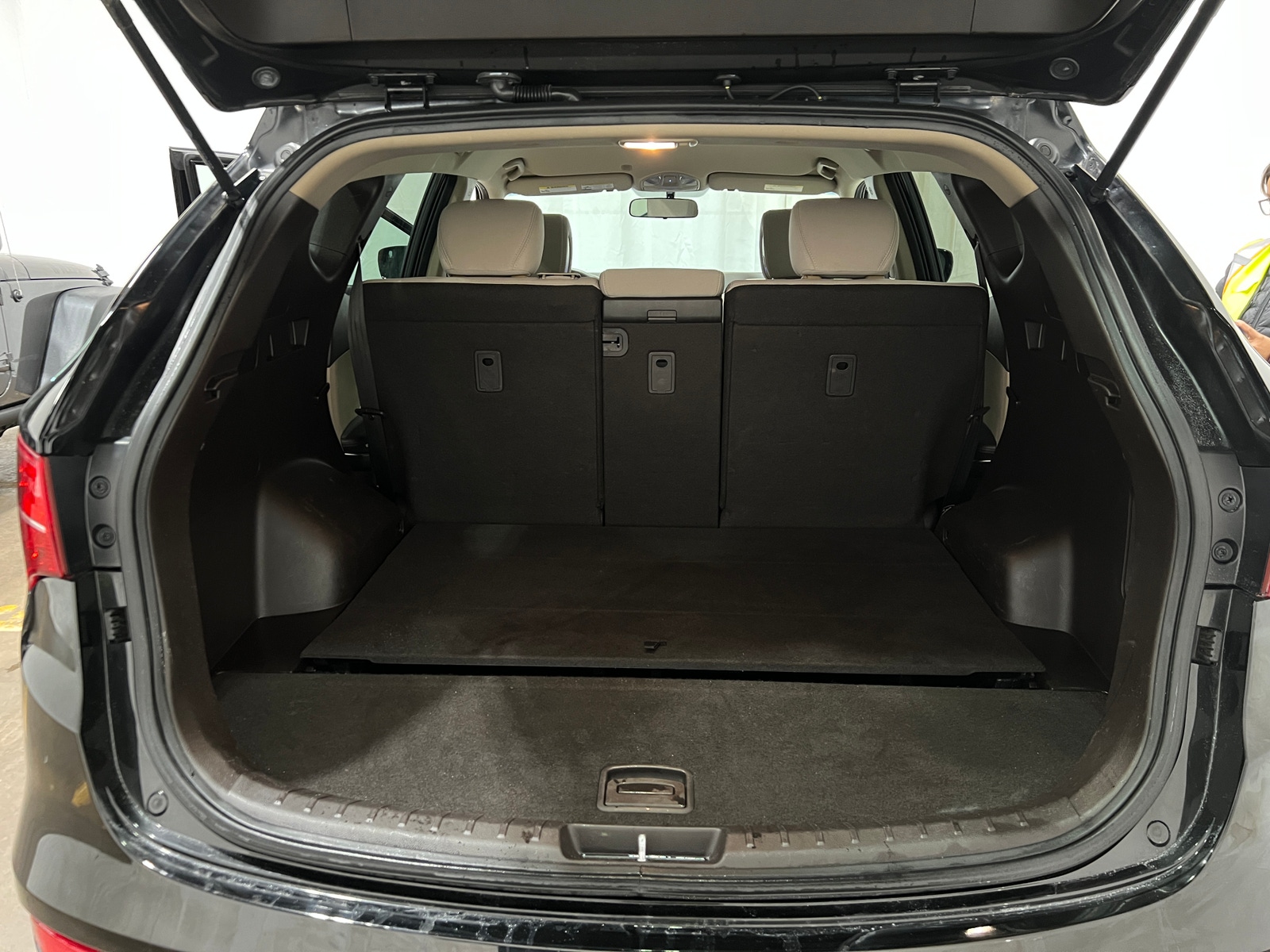 Thumbnail: 2016 Hyundai Santa Fe - 7