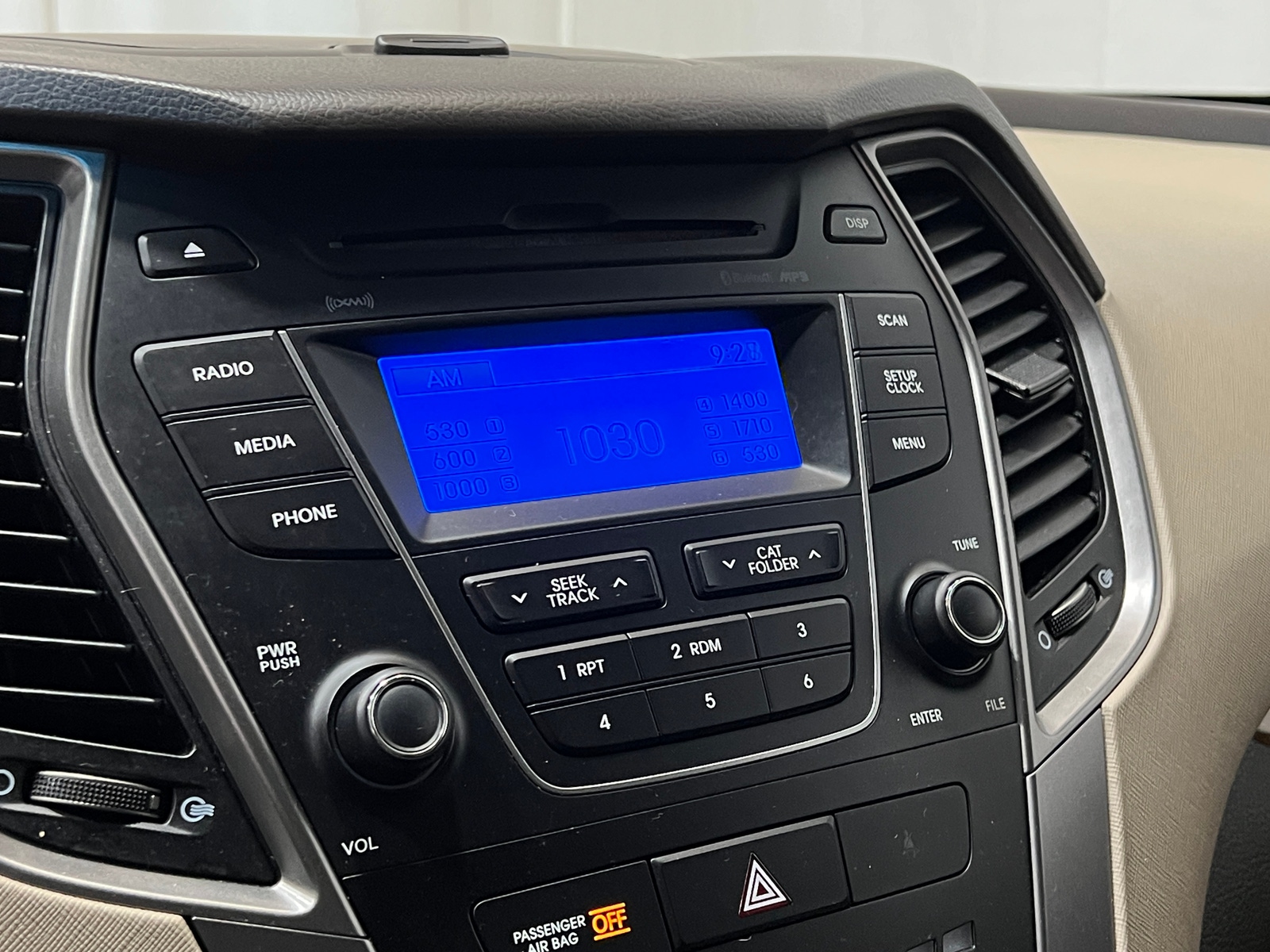 Thumbnail: 2016 Hyundai Santa Fe - 4