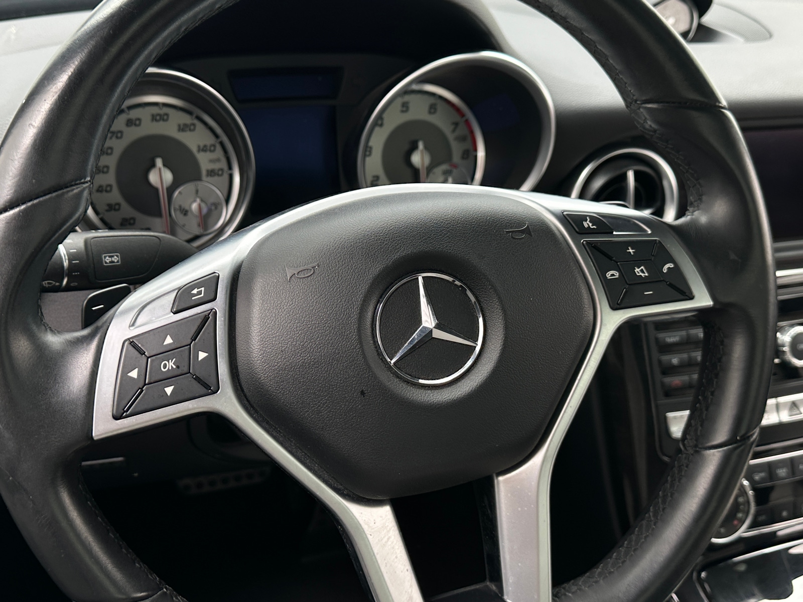 Thumbnail: 2016 Mercedes-Benz SLK - 4