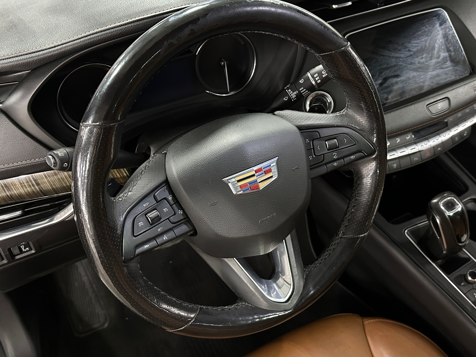 Thumbnail: 2019 Cadillac XT4 - 4