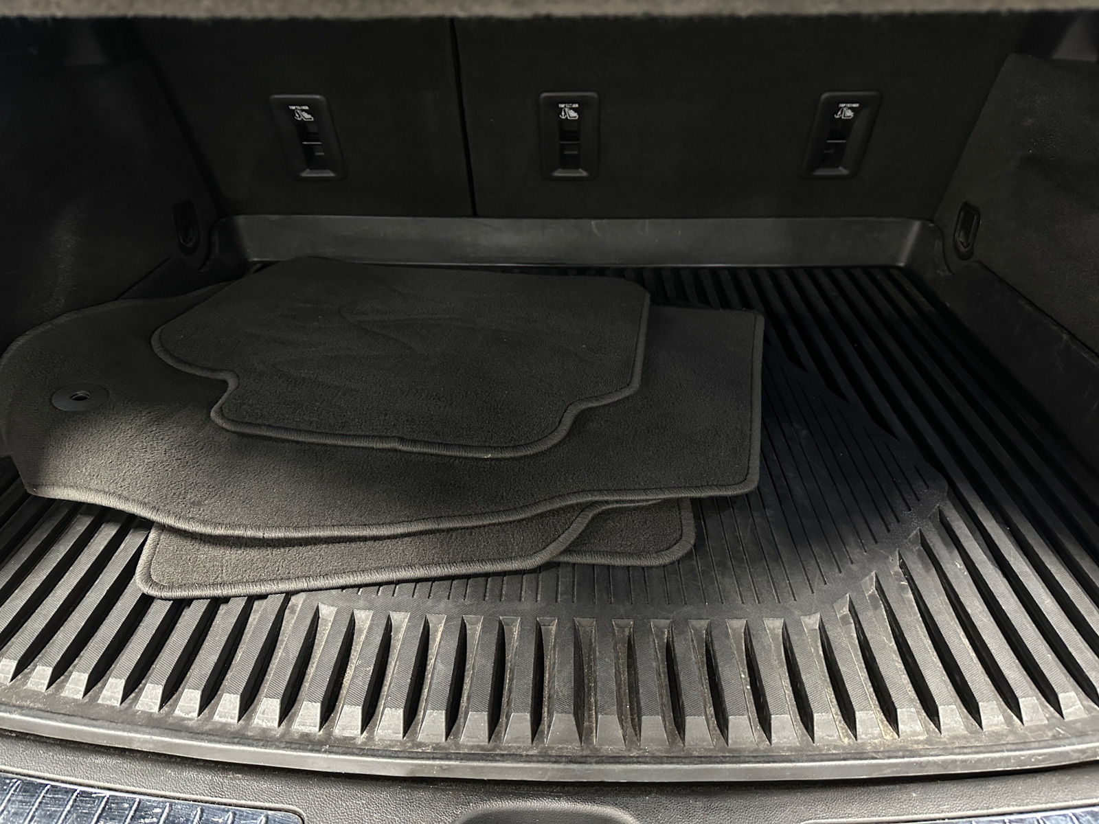 Thumbnail: 2019 Cadillac XT4 - 6