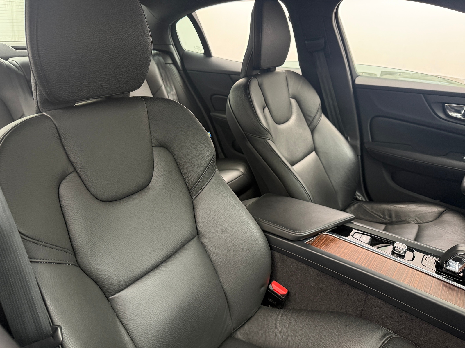Thumbnail: 2023 Volvo S60 - 2