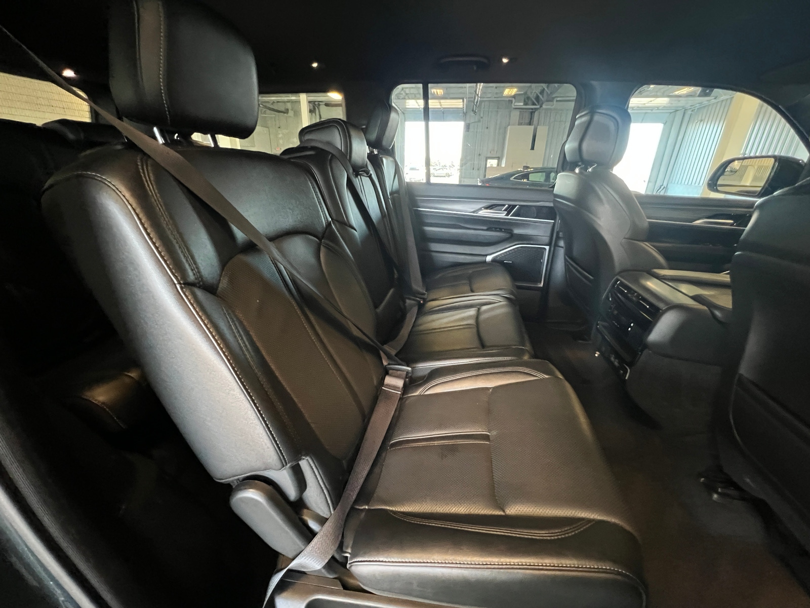 Thumbnail: 2024 Jeep Wagoneer - 5