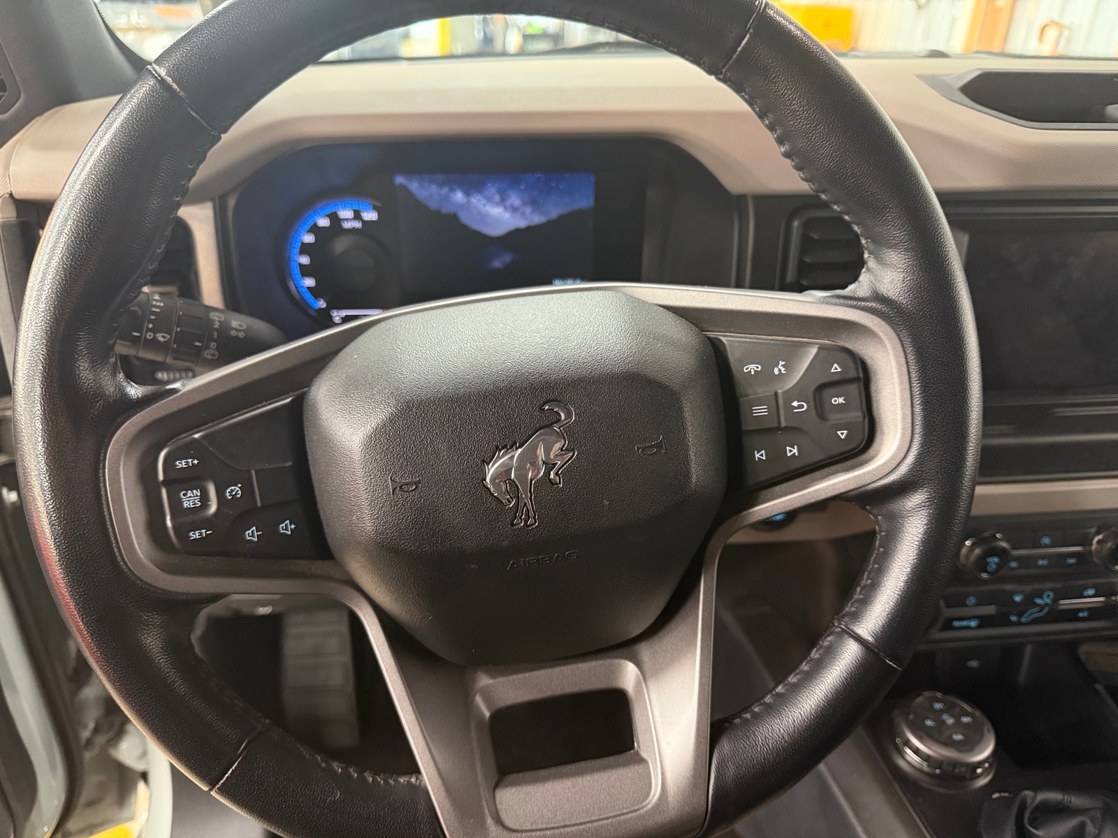 Thumbnail: 2023 Ford Bronco - 5