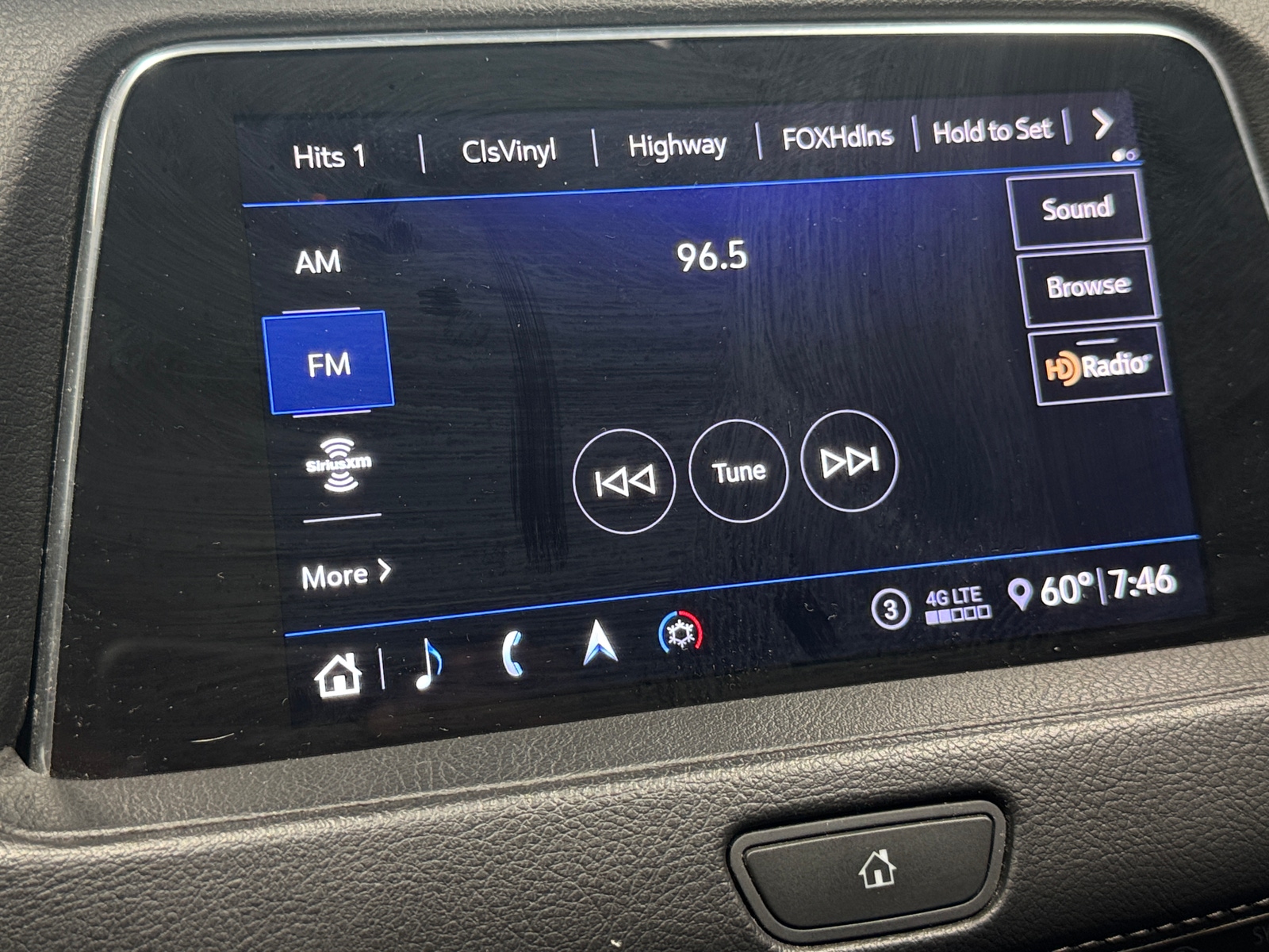 Thumbnail: 2020 Cadillac XT4 - 3