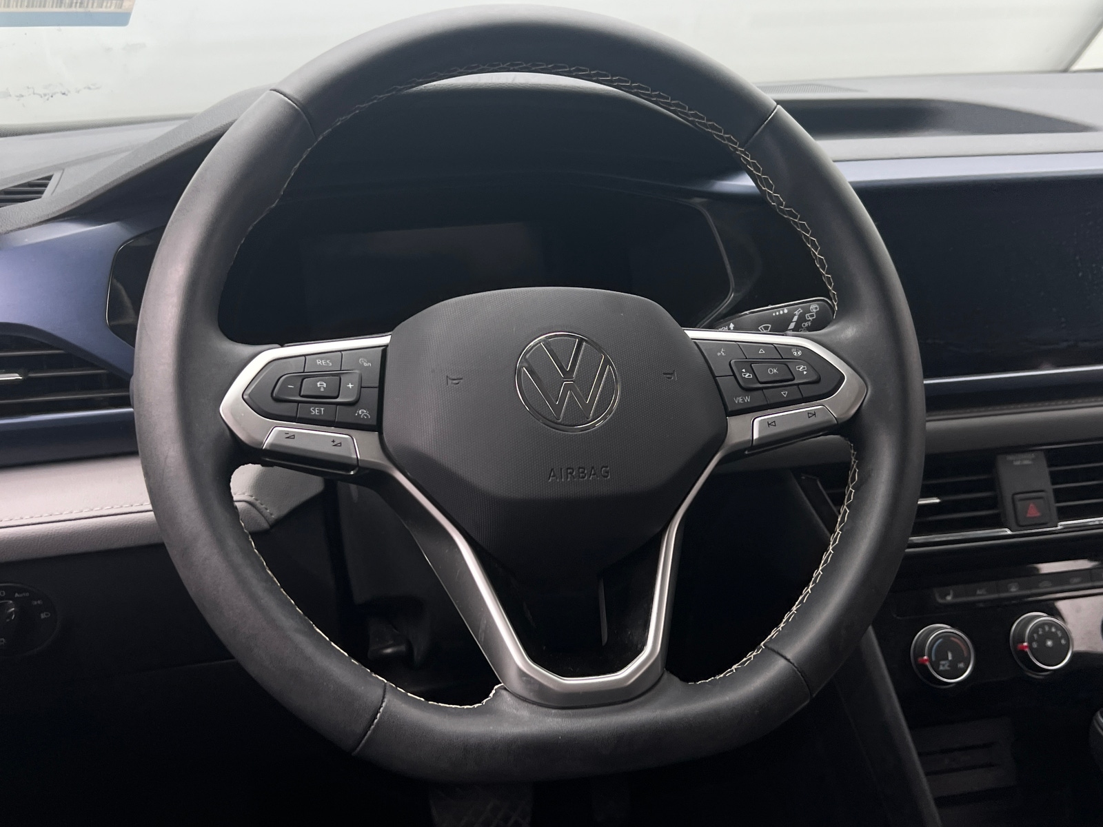 Thumbnail: 2023 Volkswagen Taos - 4