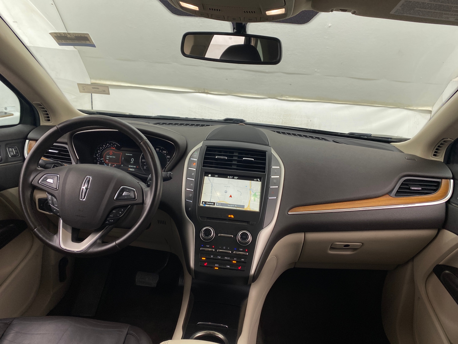 Thumbnail: 2017 Lincoln MKC - 2