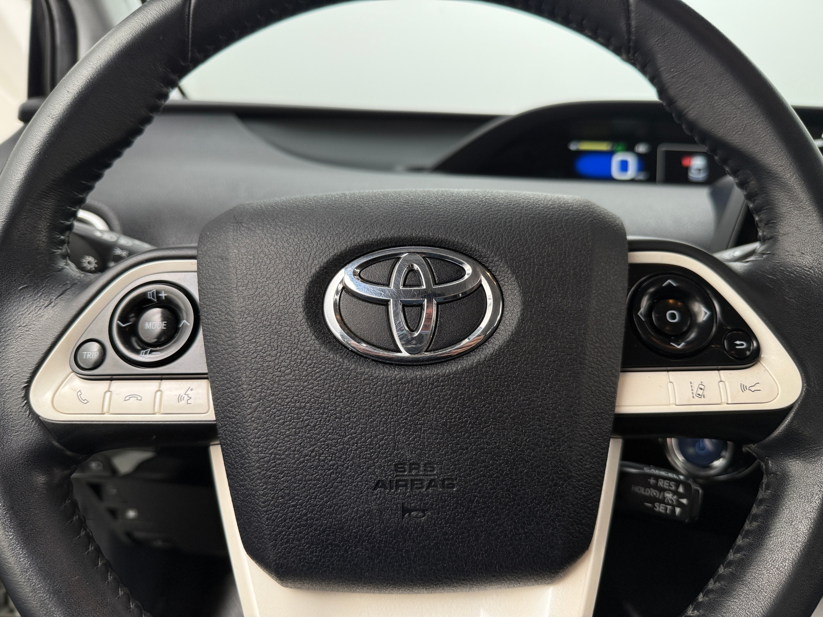 Thumbnail: 2017 Toyota Prius Prime - 5