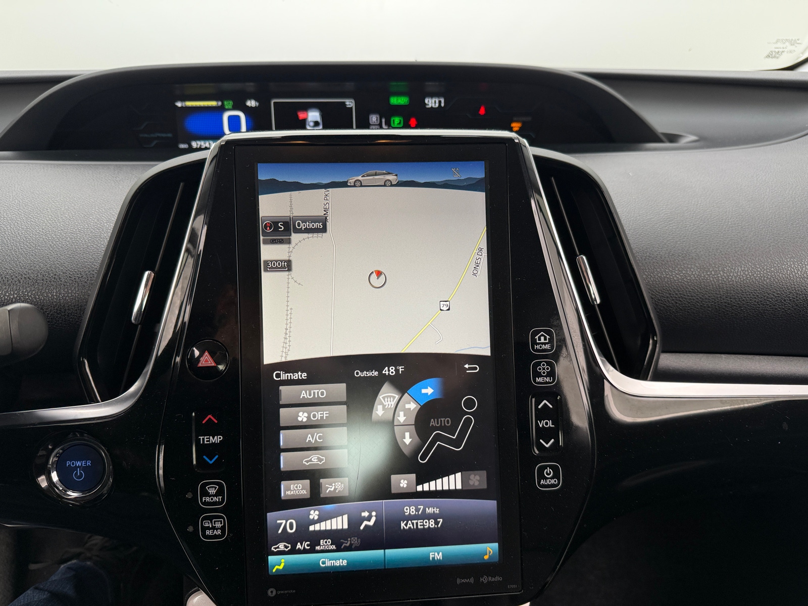 Thumbnail: 2017 Toyota Prius Prime - 4