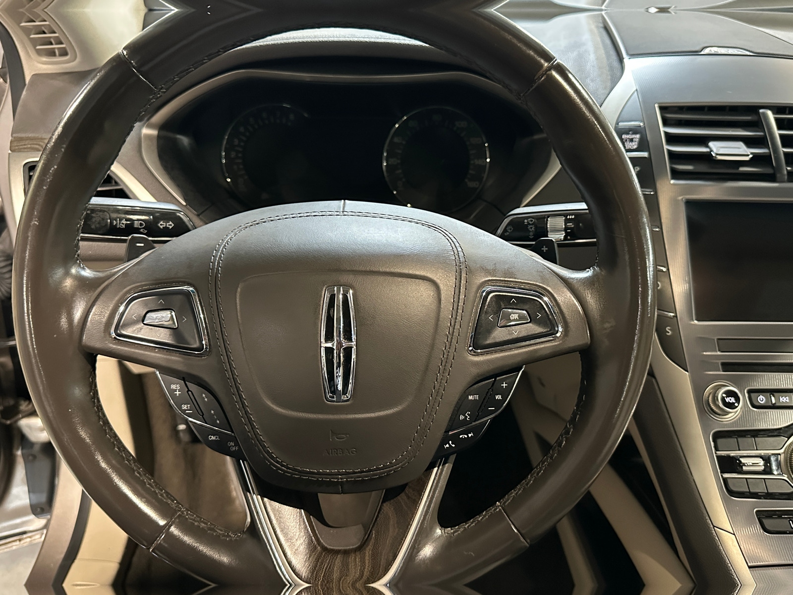 Thumbnail: 2019 Lincoln MKZ - 4