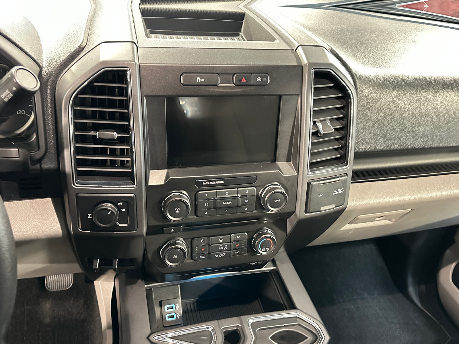 Thumbnail: 2018 Ford Econoline - 4