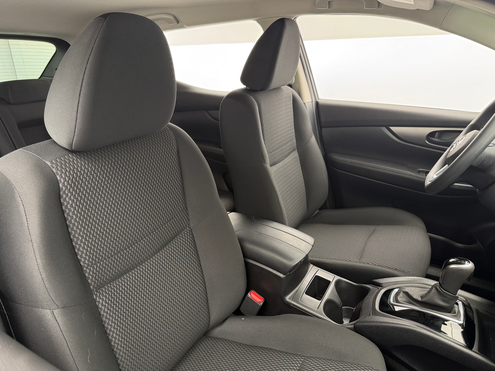 Thumbnail: 2021 Nissan Rogue Sport - 2