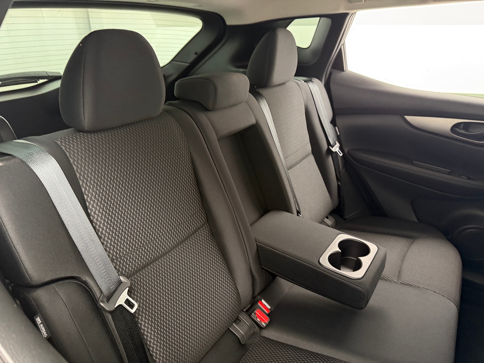 Thumbnail: 2021 Nissan Rogue Sport - 6