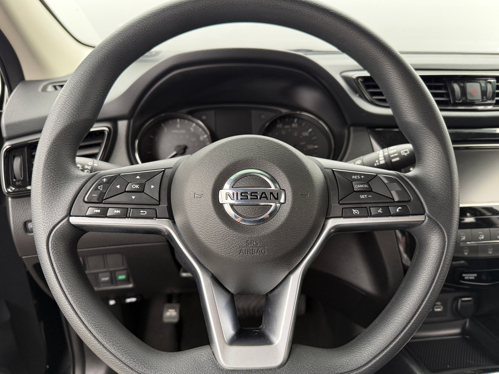 Thumbnail: 2021 Nissan Rogue Sport - 5