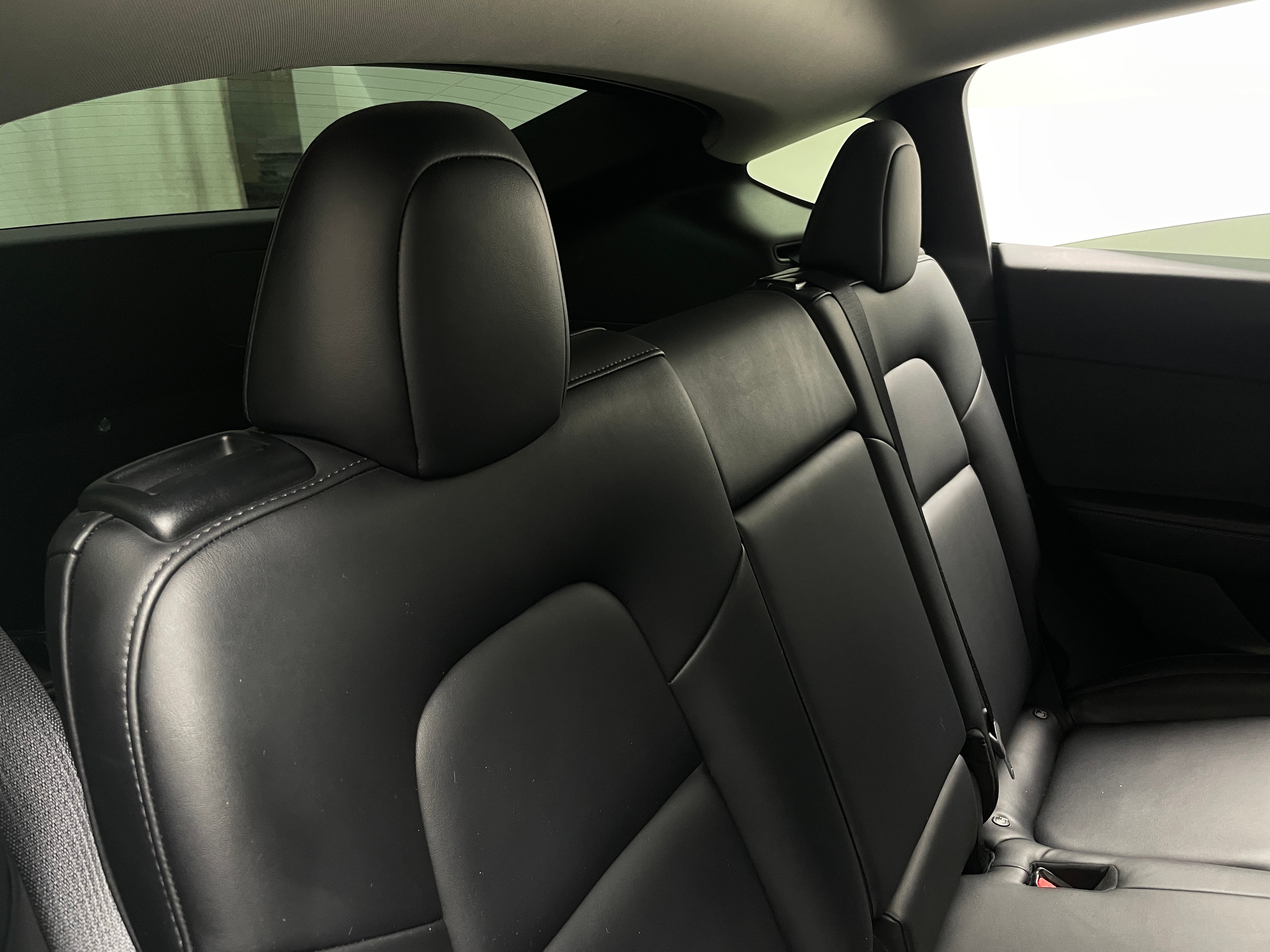 Used 2021 Tesla Model Y Long Range with VIN 5YJYGDEE9MF112216 for sale in Oak Creek, WI