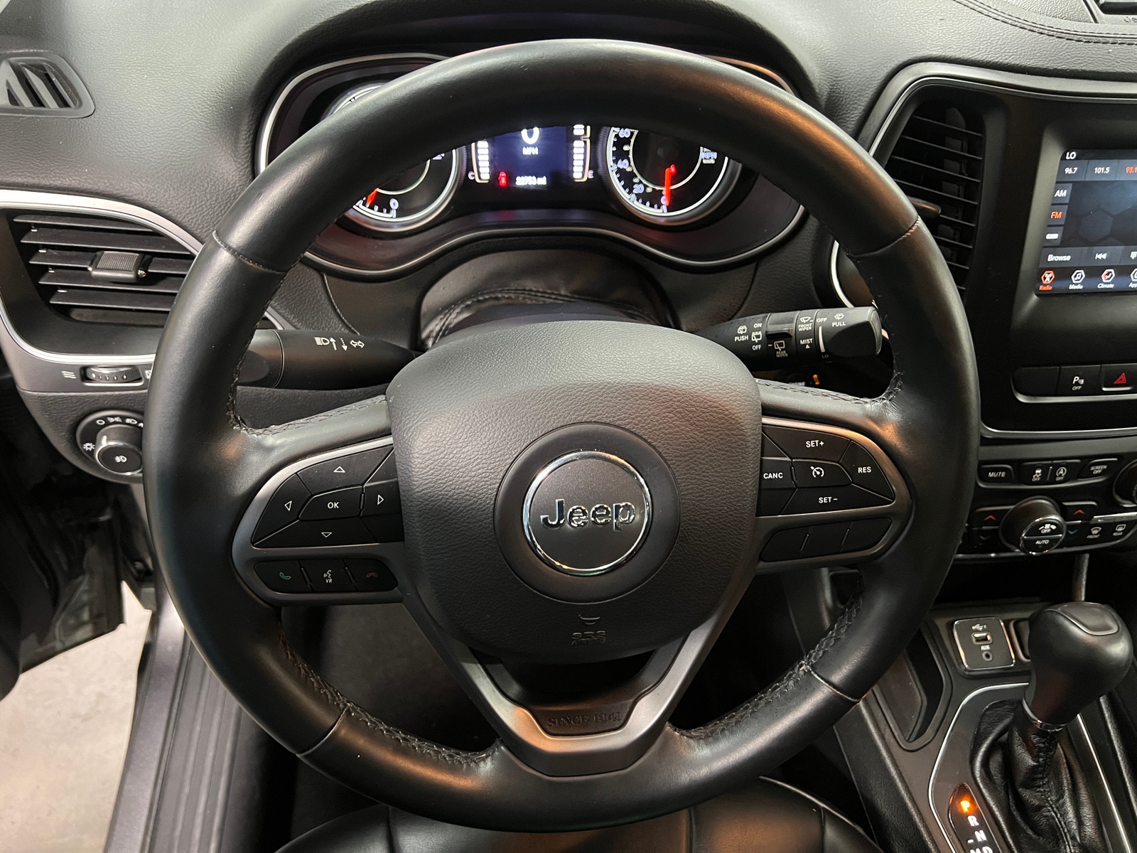 Thumbnail: 2019 Jeep Cherokee - 5