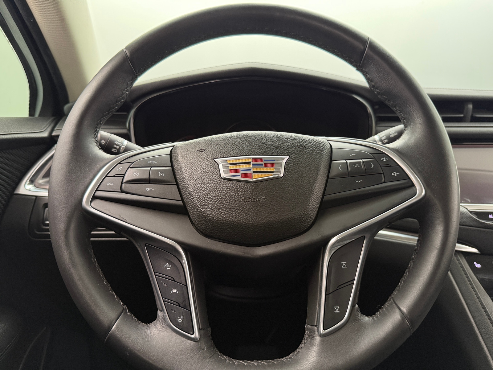 Thumbnail: 2017 Cadillac XT5 - 4