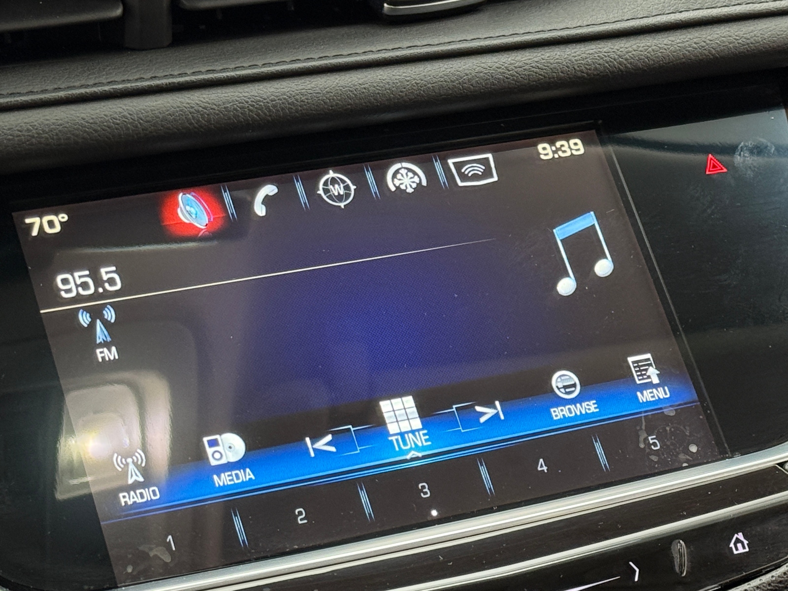 Thumbnail: 2017 Cadillac XT5 - 3