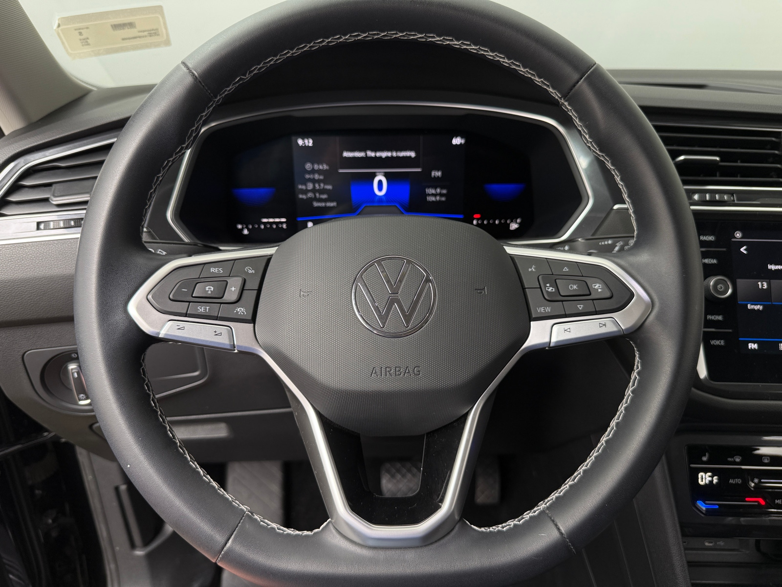 Thumbnail: 2023 Volkswagen Tiguan - 4