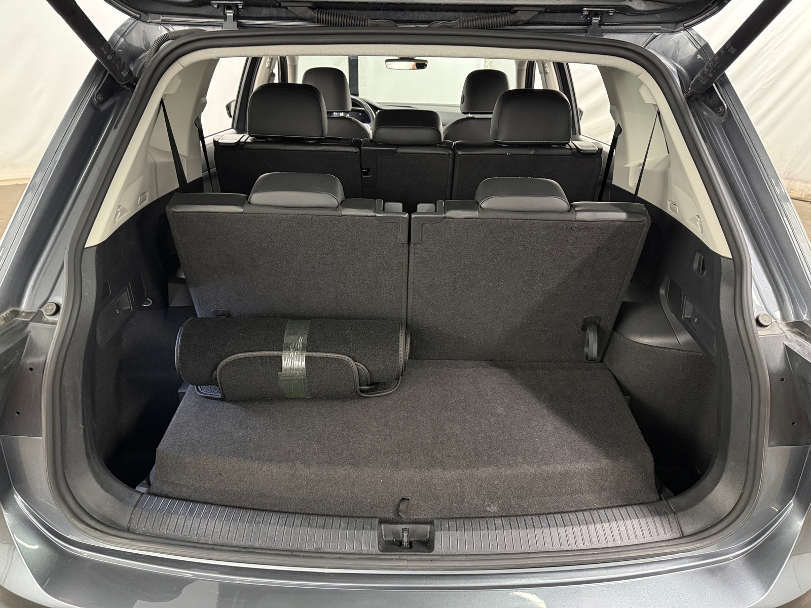 Thumbnail: 2024 Volkswagen Tiguan - 6