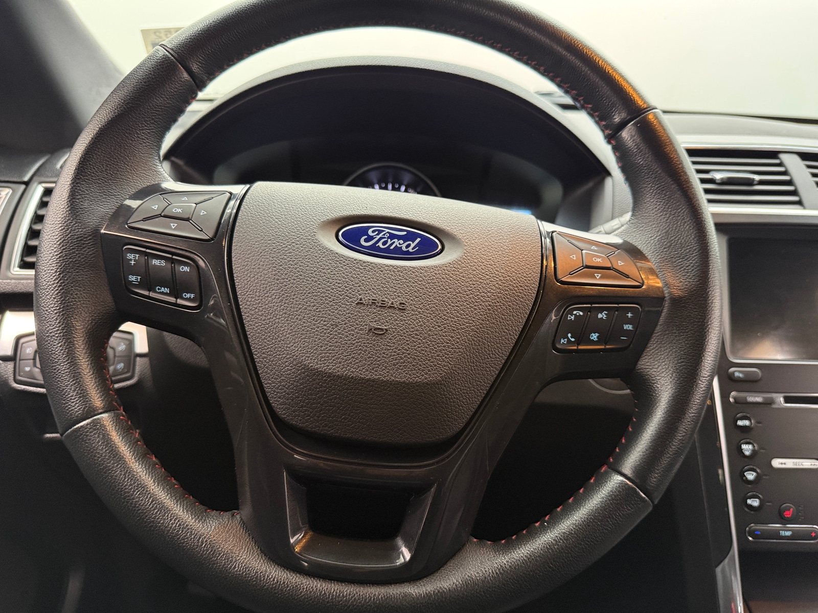 Thumbnail: 2017 Ford Explorer - 4