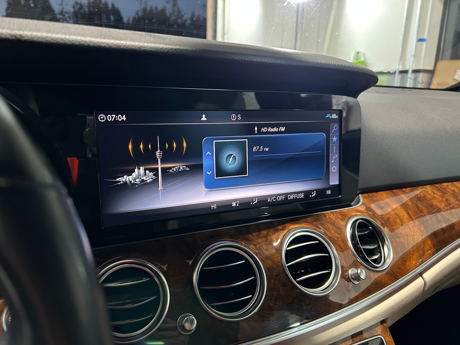 Thumbnail: 2019 Mercedes-Benz E-Class - 3