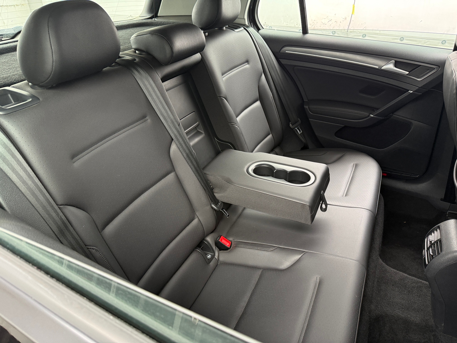 Thumbnail: 2019 Volkswagen e-Golf - 6