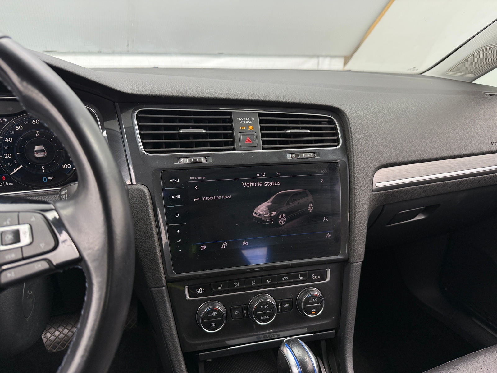 Thumbnail: 2019 Volkswagen e-Golf - 4