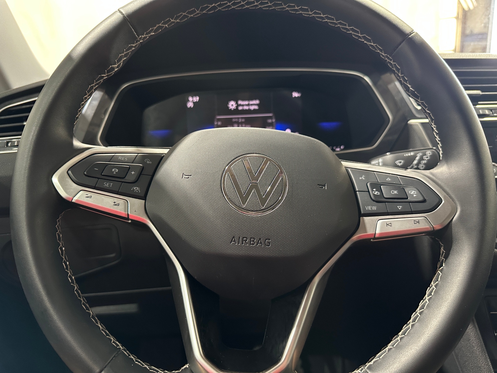 Thumbnail: 2024 Volkswagen Tiguan - 4