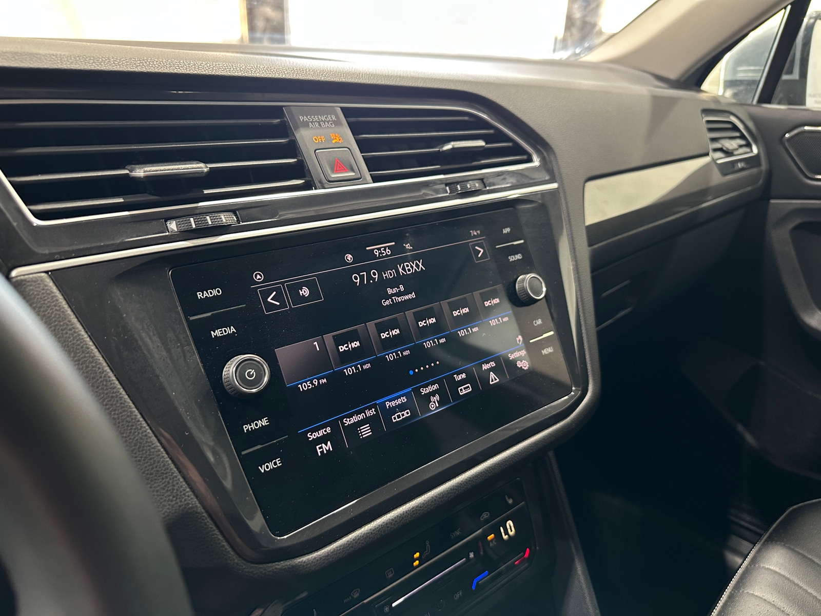 Thumbnail: 2024 Volkswagen Tiguan - 3