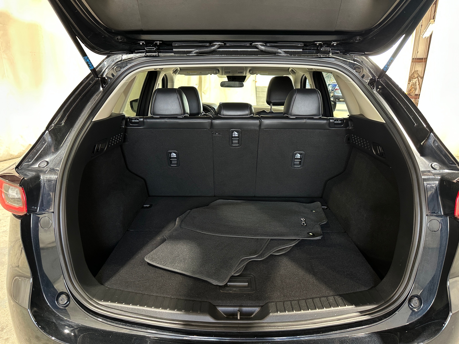 Thumbnail: 2025 Mazda CX-5 - 6