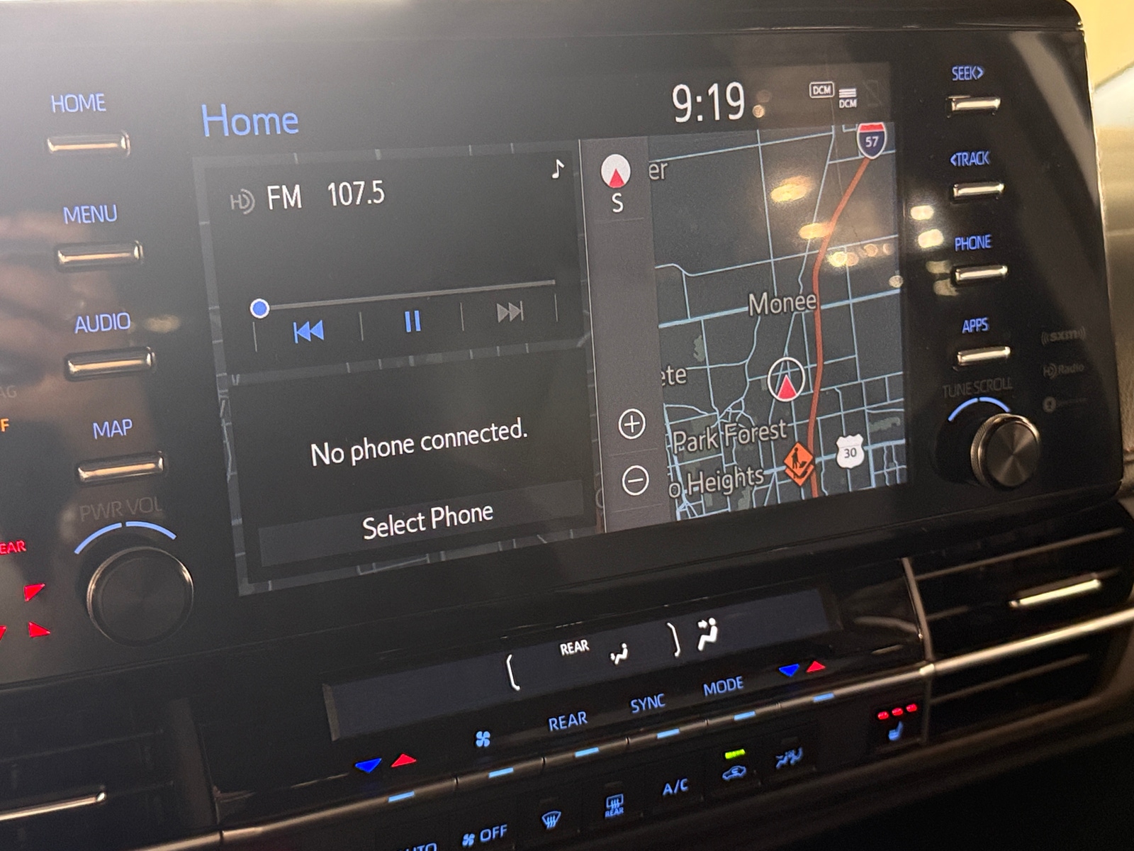 Thumbnail: 2024 Toyota Sienna - 3