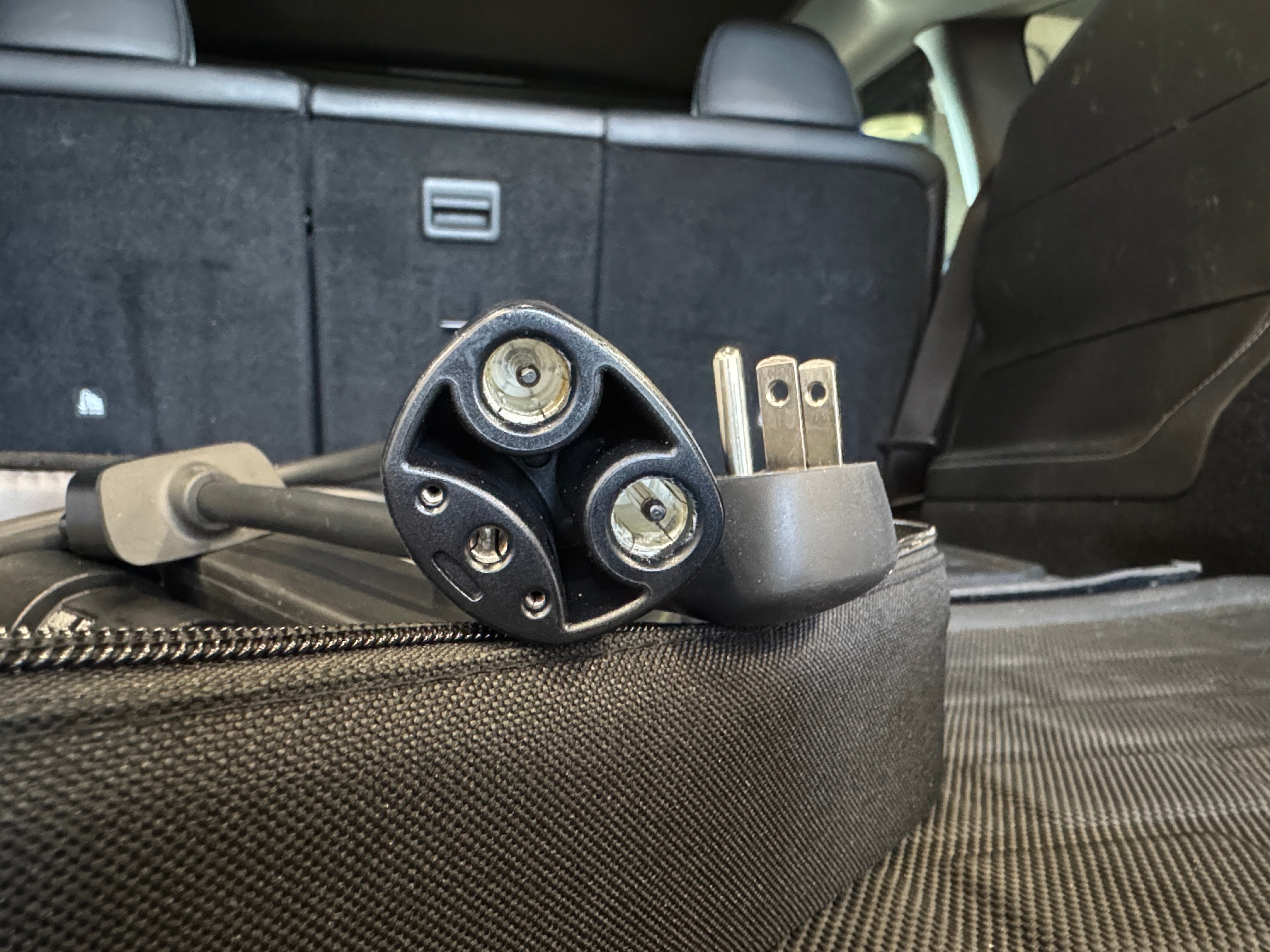 Used 2021 Tesla Model Y Long Range with VIN 5YJYGAEE0MF207312 for sale in Oak Creek, WI