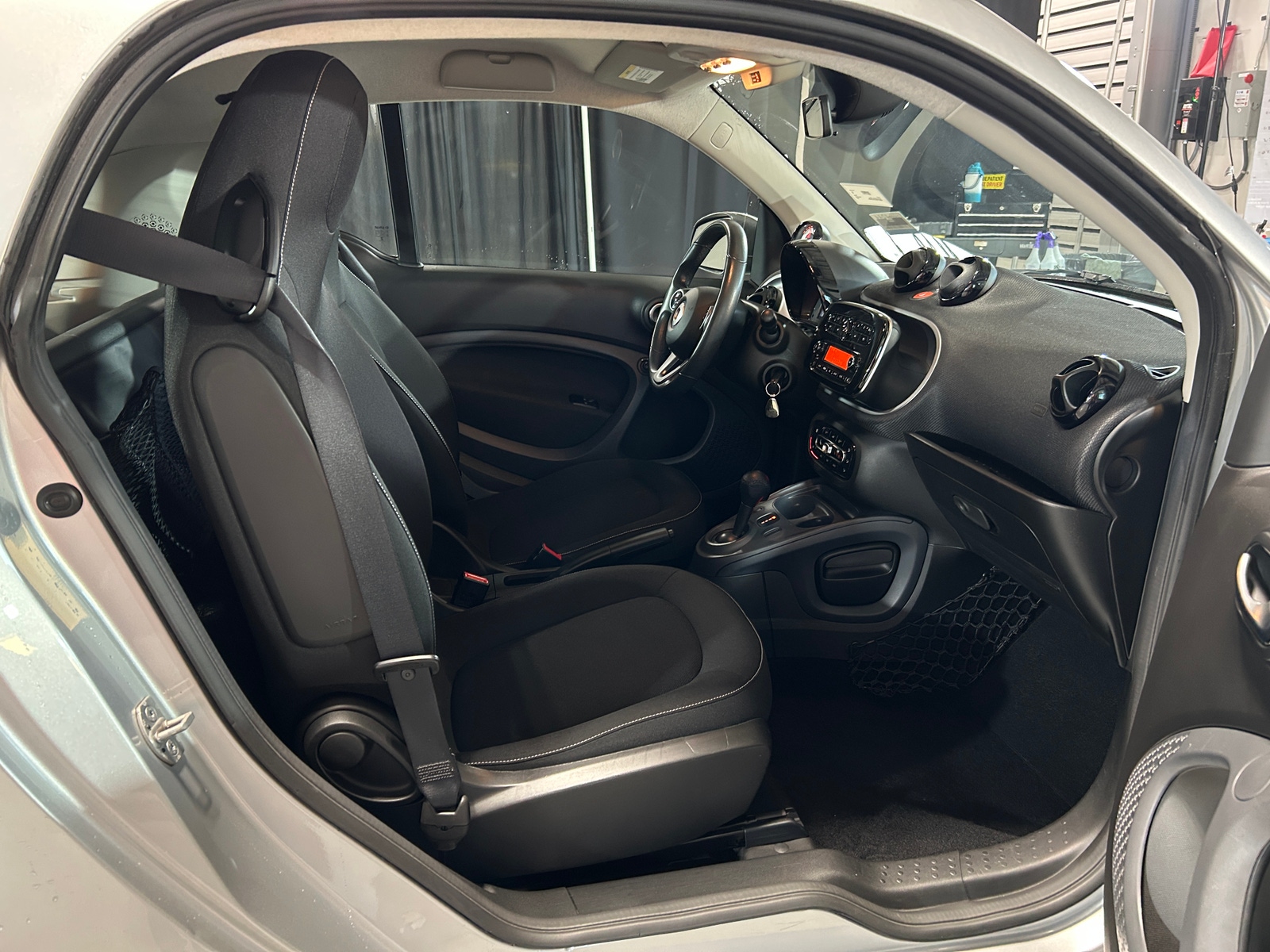 Thumbnail: 2017 smart fortwo - 2