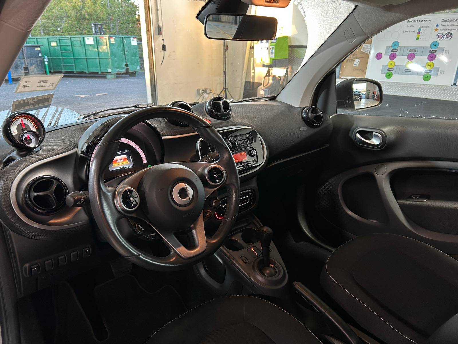 Thumbnail: 2017 smart fortwo - 3