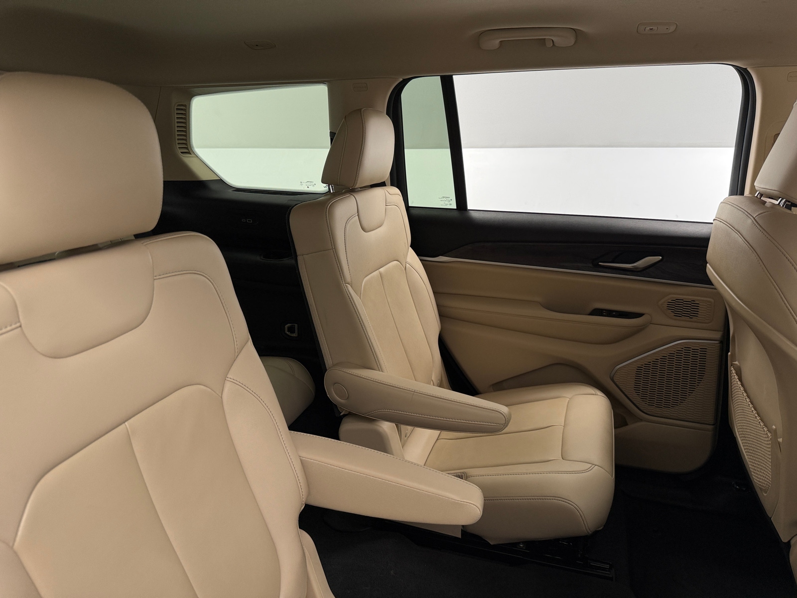 Thumbnail: 2021 Jeep Grand Cherokee L - 5