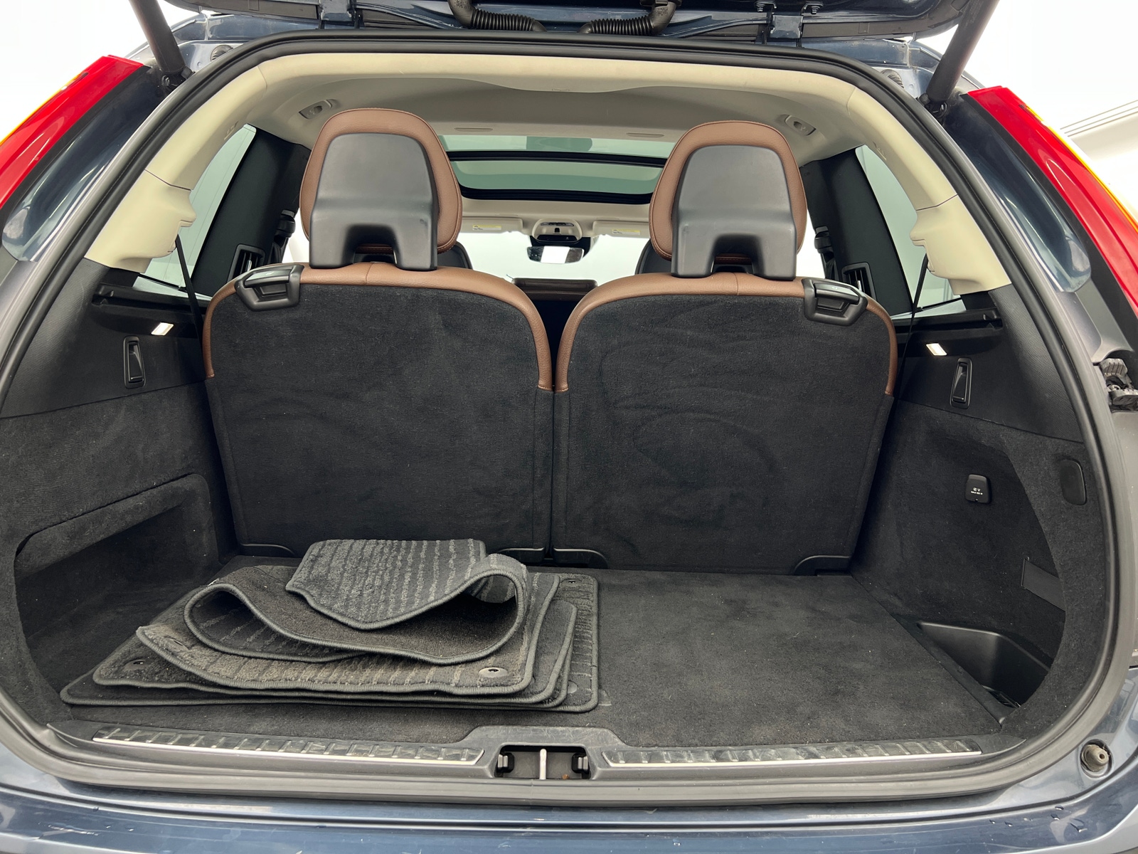 Thumbnail: 2019 Volvo XC90 - 6