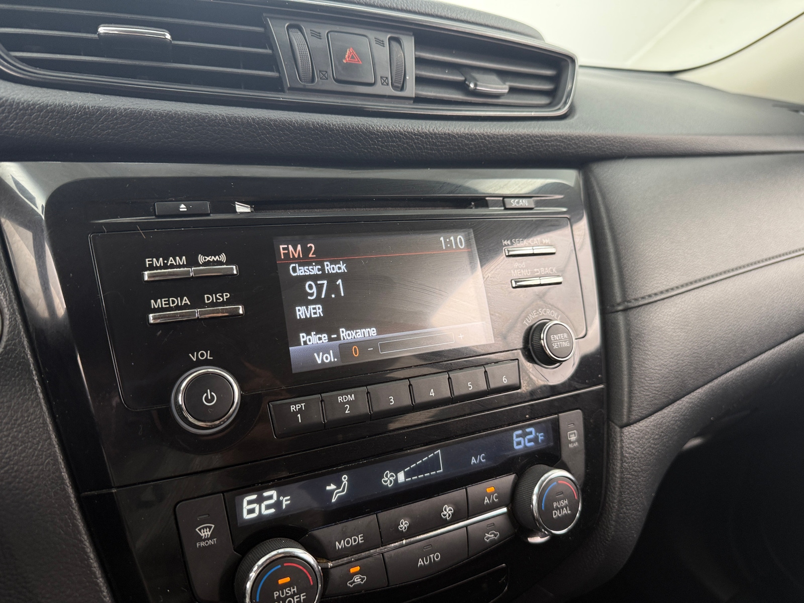 Thumbnail: 2017 Nissan Rogue - 4