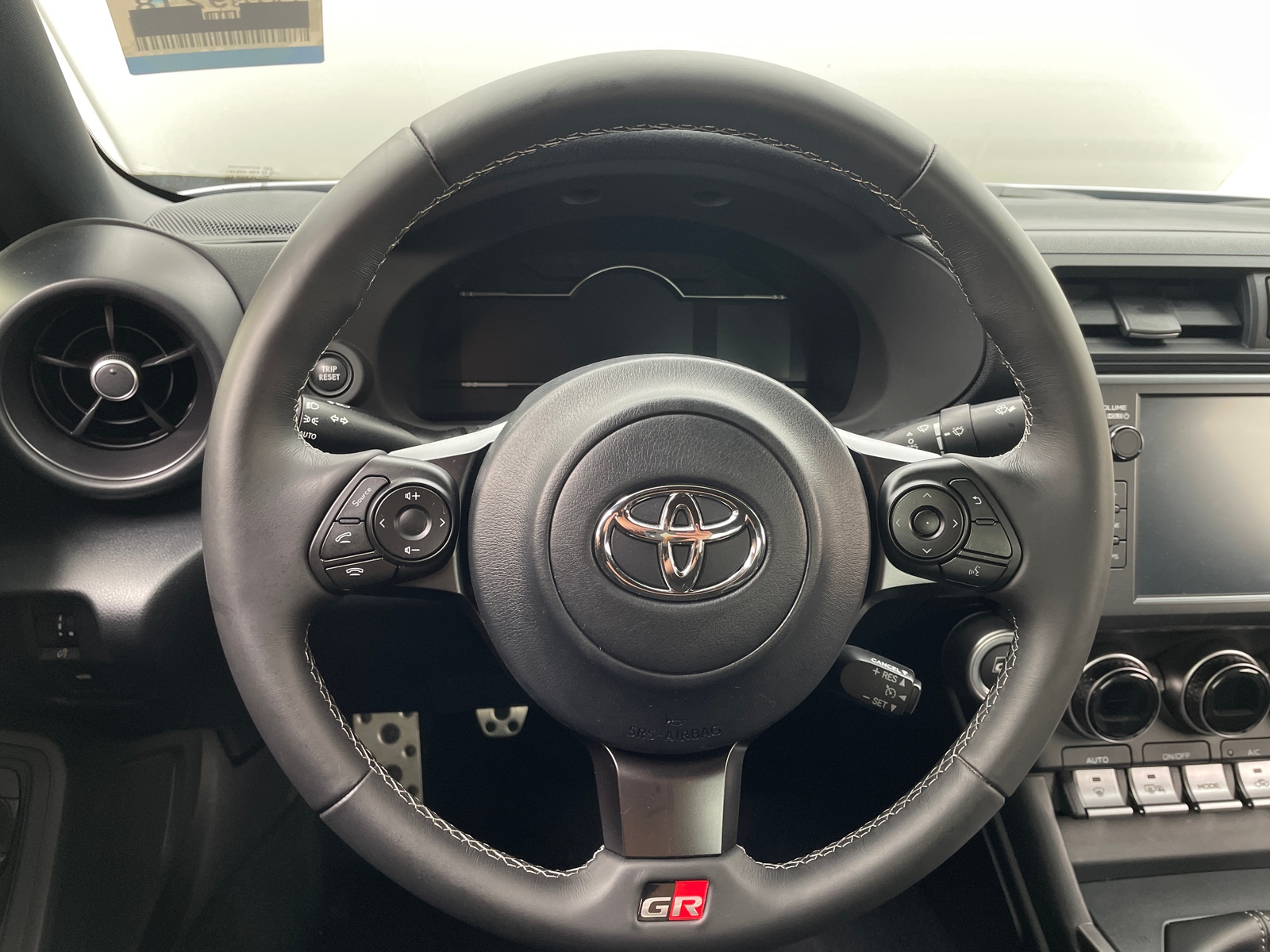 Thumbnail: 2022 Toyota GR86 - 3